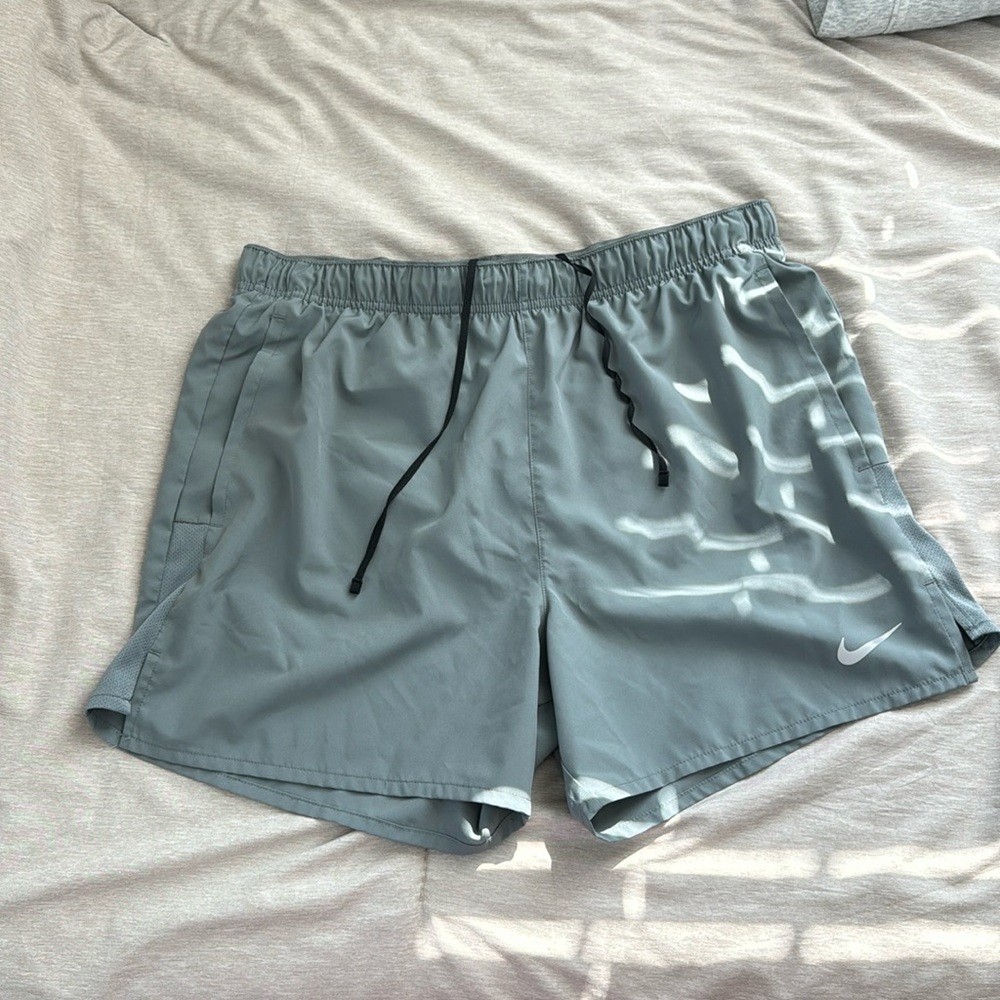 Nike Challenger
Men's Dri-FIT 5" Brief-Lined Running Shorts
Size: L